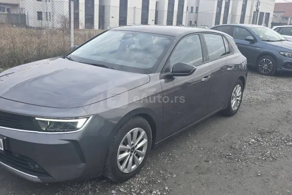 Opel Astra L — polovni automobil