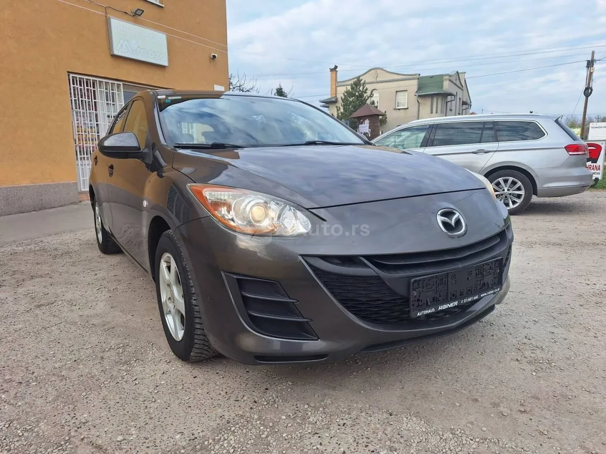 Mazda 3 — polovni automobil